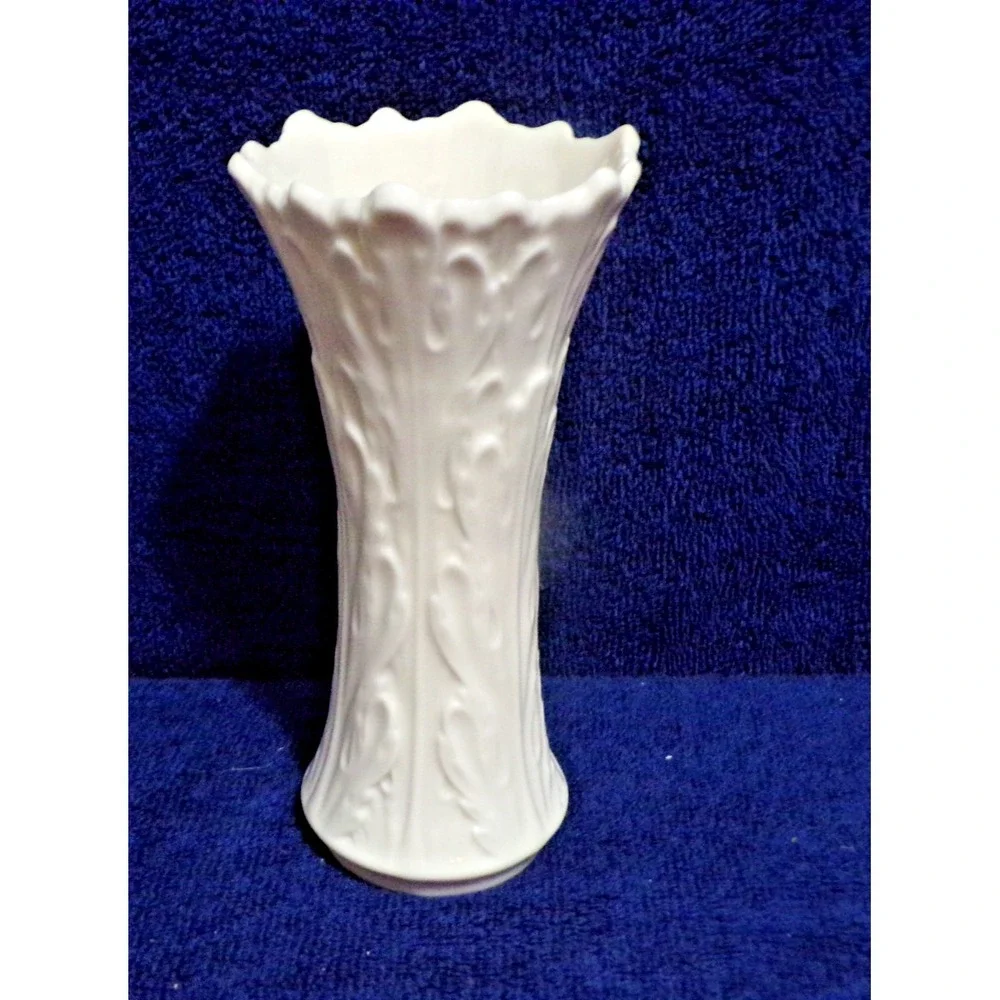 Vintage New Lenox Woodland Ivory Vase Original Box 6